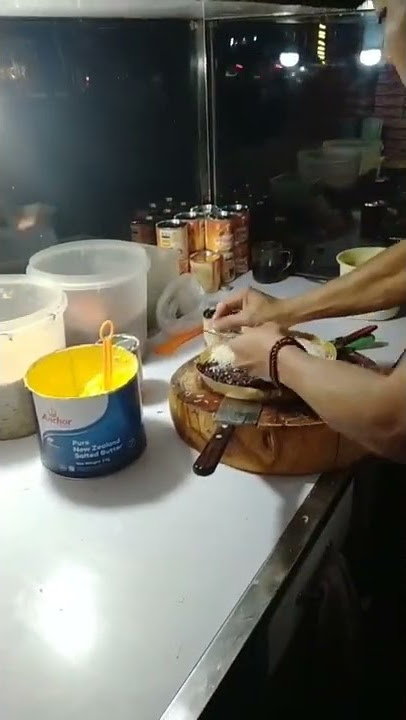Indonesians favorite food: Martabak Manis (si legit)
