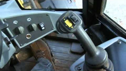 Cat® Small Wheel Loader | Operator Station and Controls