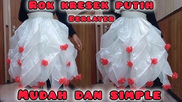 Thumbnail of How to make a simple, layered plastic bag skirt