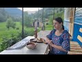 AMAZING WOMAN LIVES ALONE IN THE MOUNTAINS! COOKING LUNCH