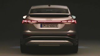 Audi Q4 Sportback e-tron ночью - CRAZY цифровые светодиодные фонари с подписями и AMBIENT Lights