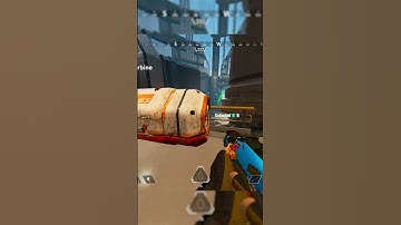 Jumpscared.. kinda… #apexclips #apexlegends #apexlegendsclips #apexfunny