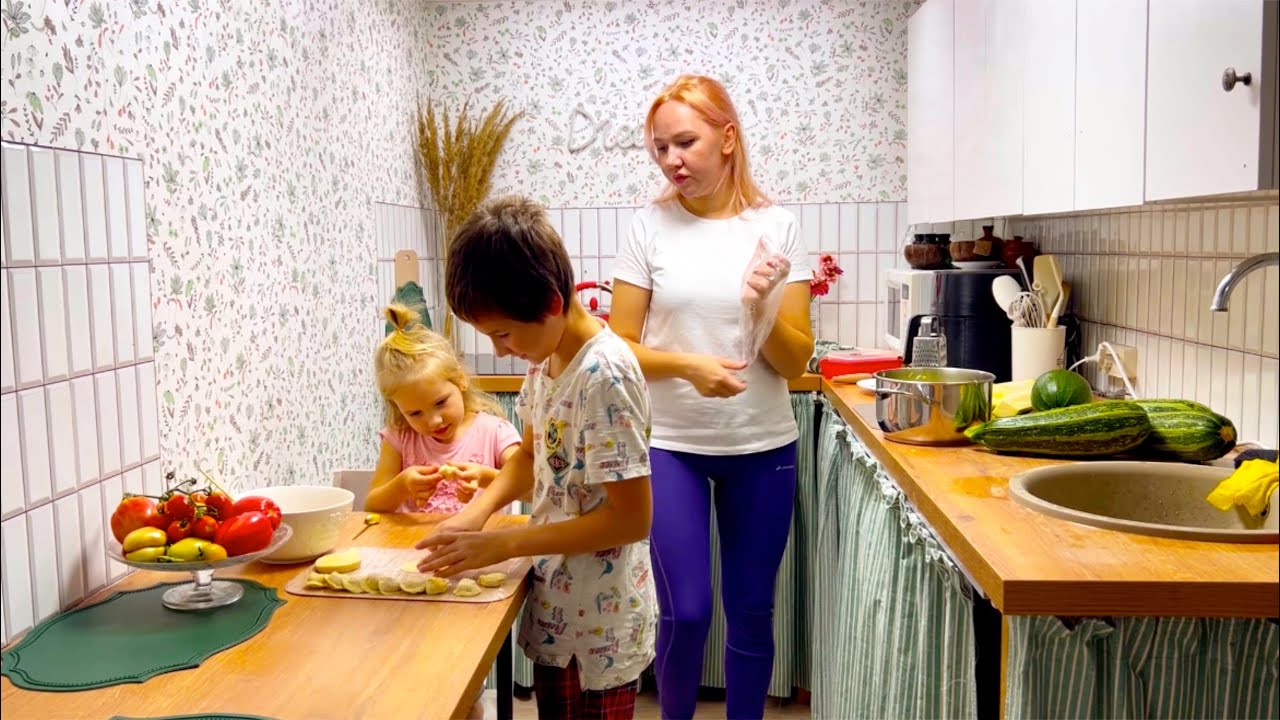  Одна С Детьми В Деревне / Украли Айфон /  Готовим / Цыплята Начали Нестись / 