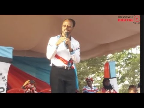 MBOYA WA CHADEMA MOSHI MJINI AELEZEA SABABU ZA KUPINGA UJENZI WA CABLE CAR 