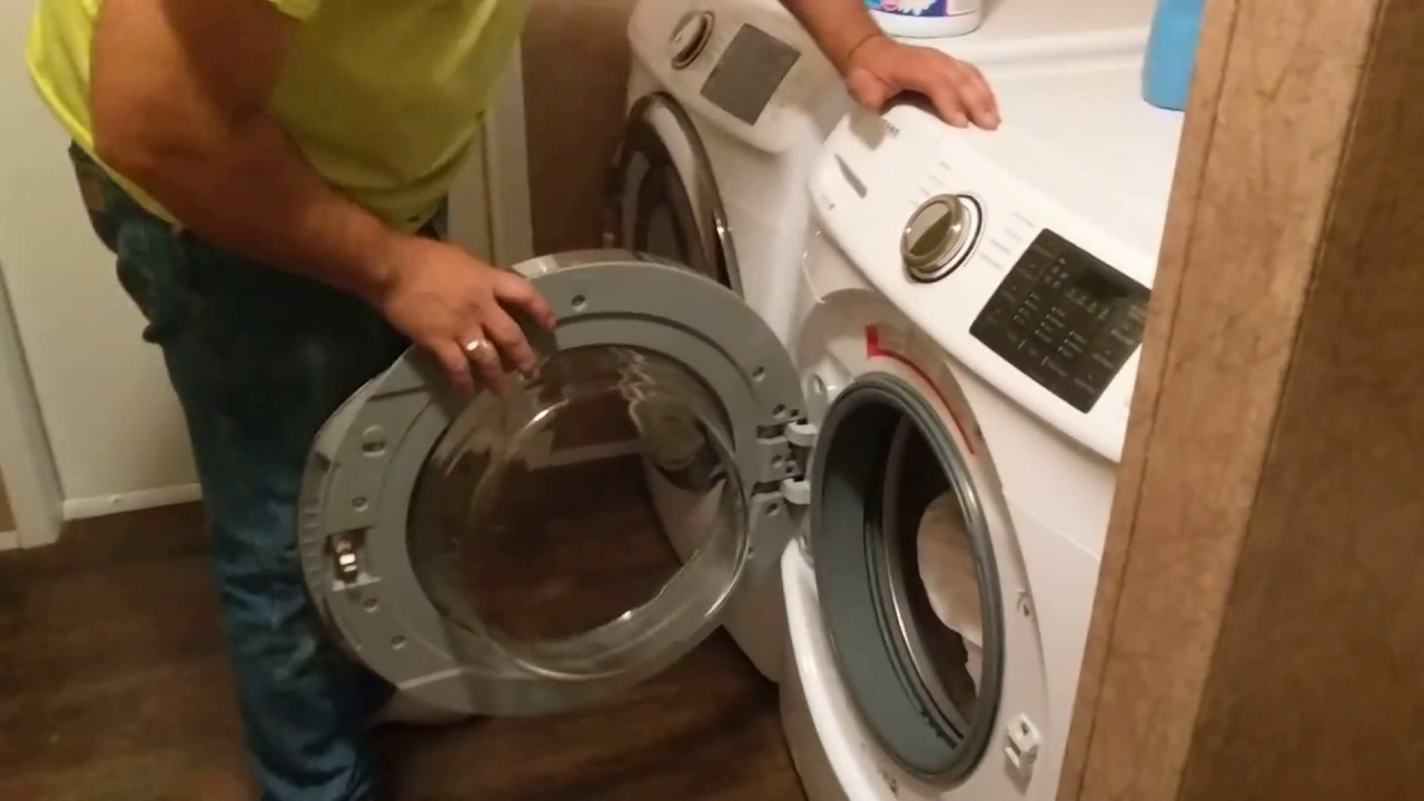 How to wash a comforter in a Samsung front end loader. - YouTube