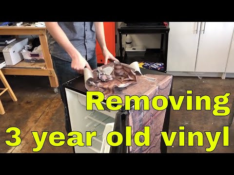 Removing the vinyl  wrap off of a mini fridge Rm wraps 2019