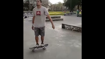 Inward Heelflip Noseslide