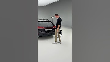 Handsfree gesture indicator in the new Audi A6! 😯
