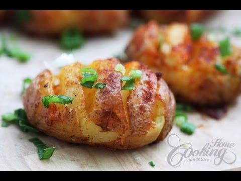 Video: Young Potatoes Baked With Bacon In The Oven