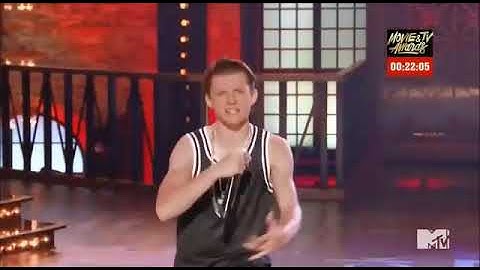 Tom  HOLLAND  performans nelly