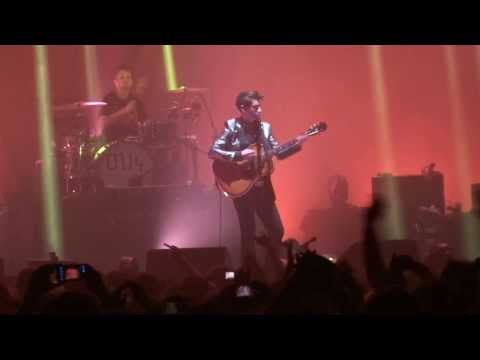 Arctic Monkeys - Piledriver Waltz live @ Zenith de Paris 2013 (Second night)