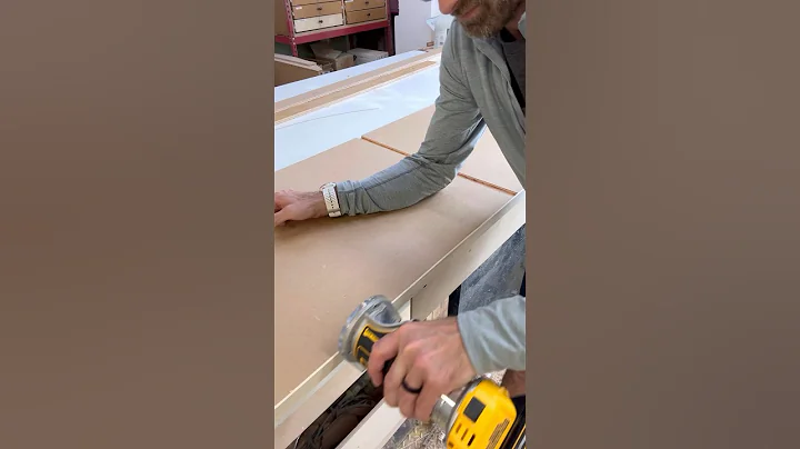 Routing Basics: BACK ROUTING/ Minimize tear out and save your router bits👌#woodworkingtools #router