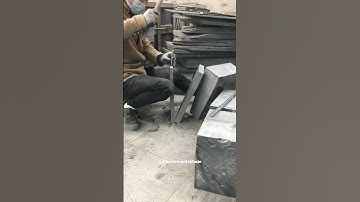 Here’s how bluestone is split @VTV #rock #split #splitting #oddlysatisfying #satisfyingvideo #asmr