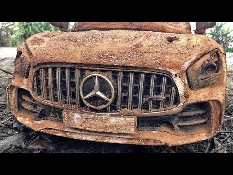 Wrecked And Rusted JUNKYARD Motorcycle Sitting 60 Years!