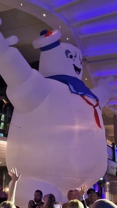 One Hit Wonders Dance Party On Icon Of The Seas shorts iconoftheseas one-hit-wonders-dance-party-on-icon-of-the-seas-shorts-iconoftheseas