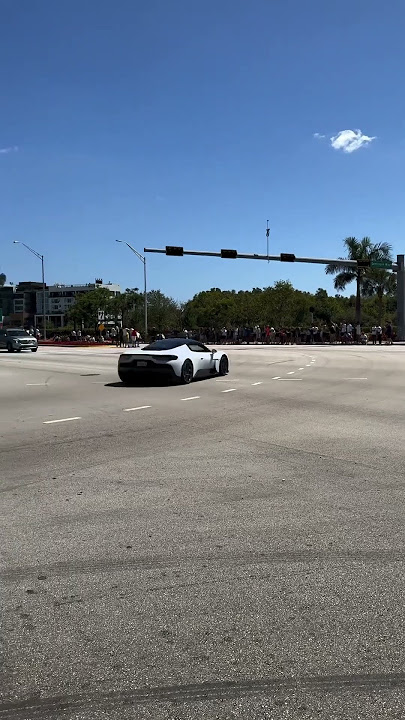 Ting U be riding 🐎 #supercars