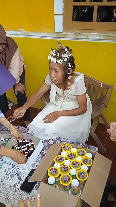 funny moments when grandmothers have birthdays that make you laugh out loud ‼️‼️‼️ #laughing #fun...