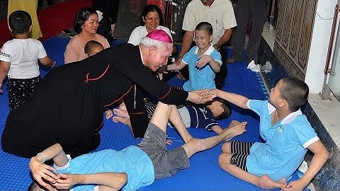 ĐỨC CHA GIUSE ĐINH ĐỨC ĐẠO | Thăm Và Dâng Thánh Lễ Tiệc Ly Tại Mái Ấm Phan Sinh.