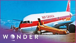 Air Canada Flight 143 Runs Out Of Fuel MidFlight | Mayday | Wonder