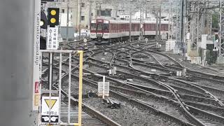 近鉄「大和西大寺駅」奈良側【2本の電車が同時入線】