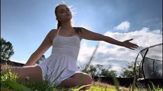 Naked yoga in park πβ€οΈ