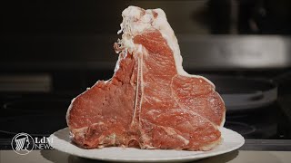 Ever wondered what a fiorentina beef steak is? we came to the lorenzo
de'medici cooking school learn about its history and how prepare it.
buon appetito!