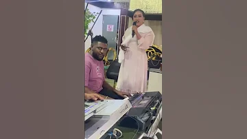 انتا ما عارف عيونك لمن تسرح وين بودو ريان الساتة 