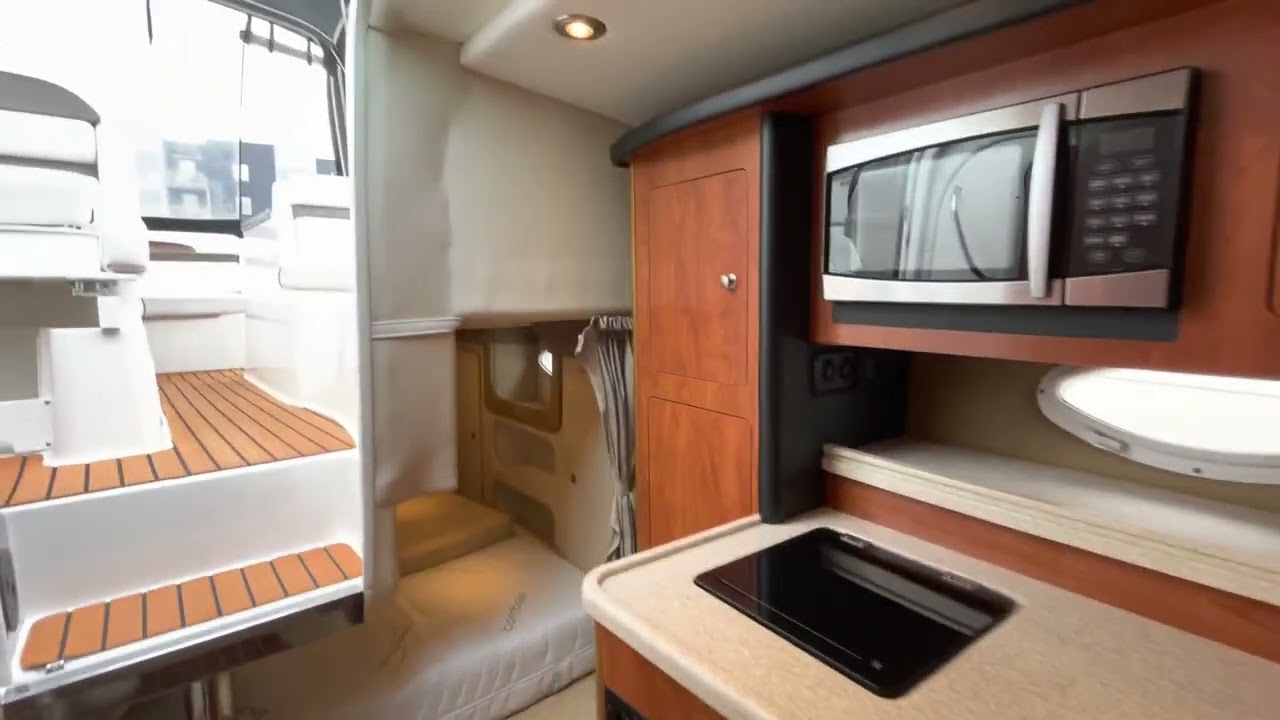 Rinker 280 Express Cruiser