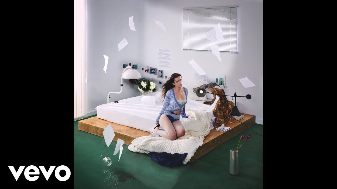 在 YouTube 上观看 Amaia - Fantasma 在 YouTube 上观看 Amaia - Fantasma