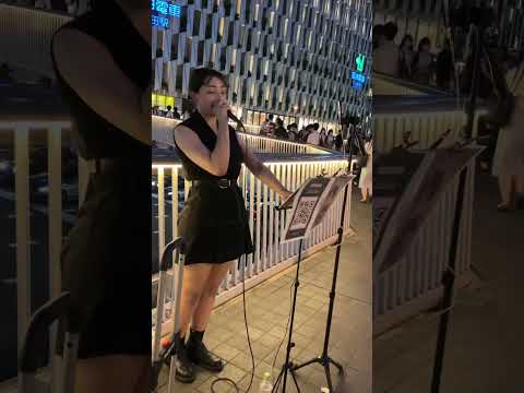 Louise　  Just the Way You Are　　梅田歩道橋22