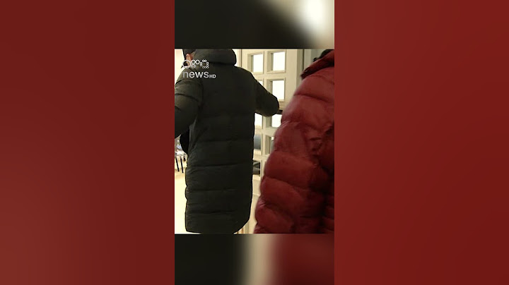 Momenti kur mbështetësi i PD shkelmon derën ku Sali Berisha mblodhi Komisionin e Rithemelimit