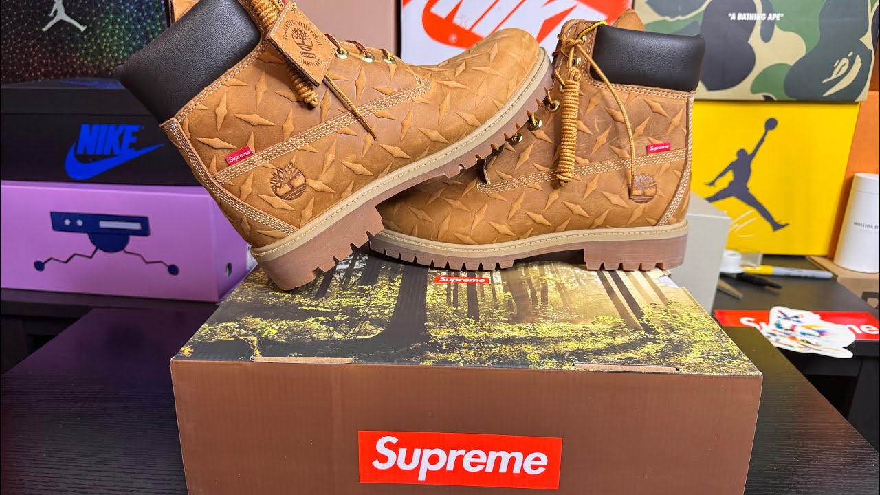 Unboxing the Supreme®/Timberland® Diamond Plate 6