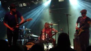 Taylor Hawkins &amp; The Coattail Riders - It&#39;s Over (Eindhoven, 4 June 2010)