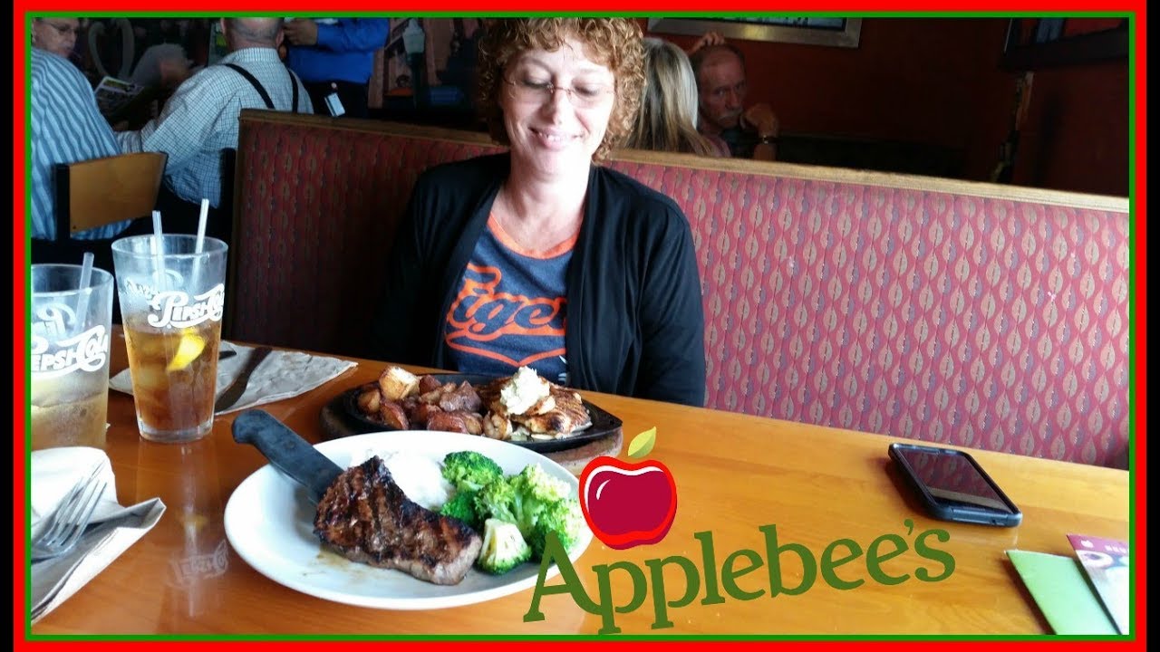 Eating good in the Neighborhood at Applebee's Restaurant | Lakeland