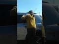 VIDEO - Une Nîmoise récompensée après avoir secouru un chien enfermé dans une voiture - France Bleu