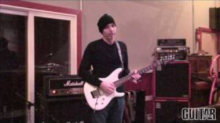 Joe Satriani Shows How to Play Like Hendrix (Part 1) chords
