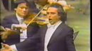 JOSE CARRERAS SINGS "E LA SOLITA STORIA DEL PASTORE" chords