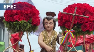 Cientos de venezolanos se congregan en región costera para celebrar la fiesta de San Juan