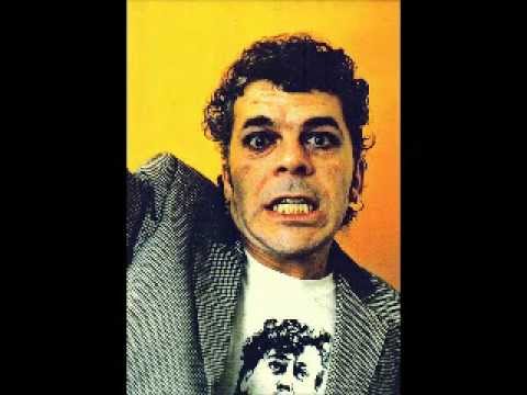 在 YouTube 上观看 Ian Dury and The Blockheads - Happy Hippy