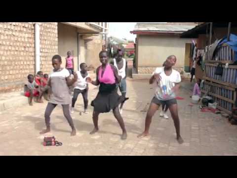 African Ghetto Kids Dancing best 2015 !!!!! Song By Gulu Omako MacBy Acholi Rapper Lobby
