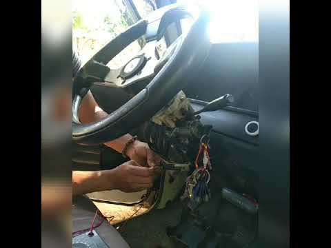 Video: Paano mo papalitan ang isang windshield wiper control module?