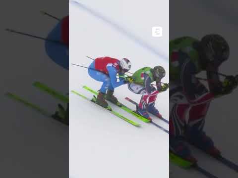 😡 En ski cross, Youri Duplessis Kergomard a écopé d’un carton jaune après ce geste sur Deromedis