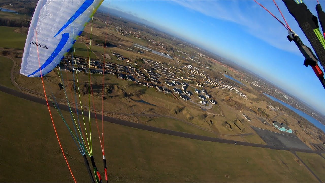 Paragliding //Sunny Spring Day // Flyvestation Værløse // Winching // March 2nd 2022
