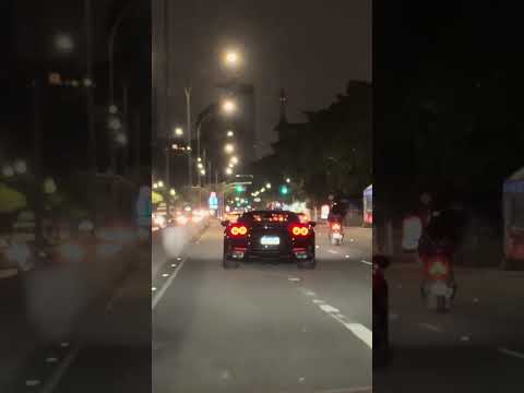 Ferrari 812 GTS Acelerando forte