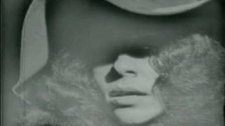 Video thumbnail of "GAL COSTA - SUA ESTUPIDEZ"