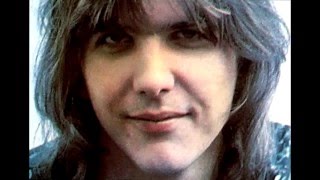 Video thumbnail of "Luxury Liner - Gram Parsons"