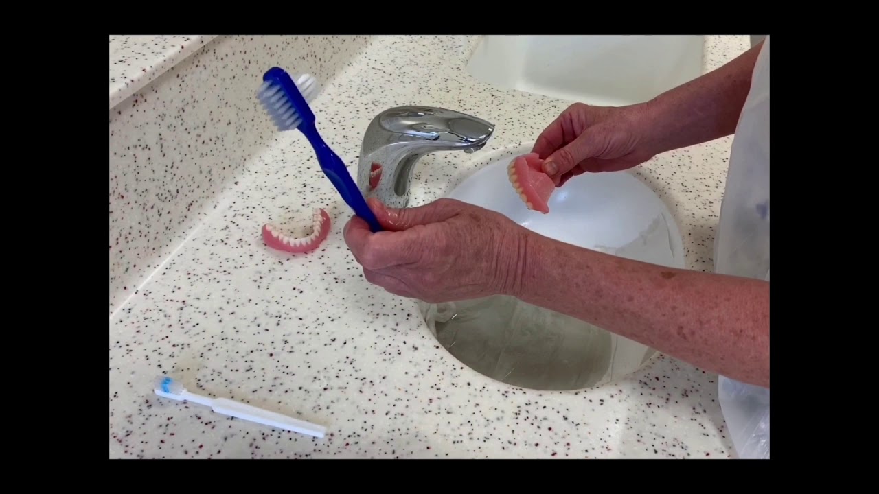How to look after your Dentures