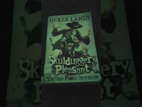 Skulduggery pleasant The dead famous bestseller