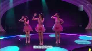 Download lagu SNH48 Team HII - 初恋小盗 (初恋泥棒/Hatsukoi Dorobou)