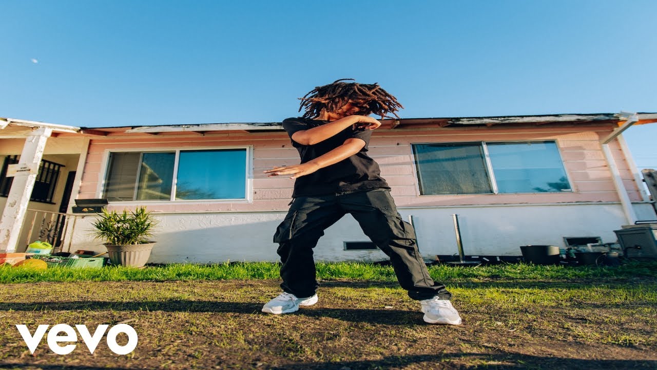 Watch LaRussell, Lil Jon - Get Off Me (Official Visualizer) on YouTube Watch LaRussell, Lil Jon - Get Off Me (Official Visualizer) on YouTube